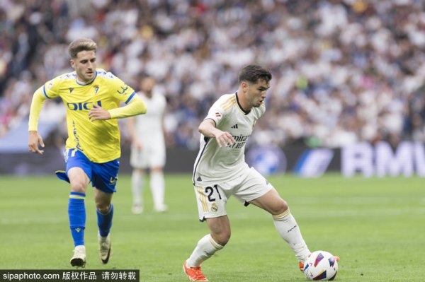 网上正规实盘配资网站 Ceballos的皇马困局: 是潜力股, 还是边缘人?