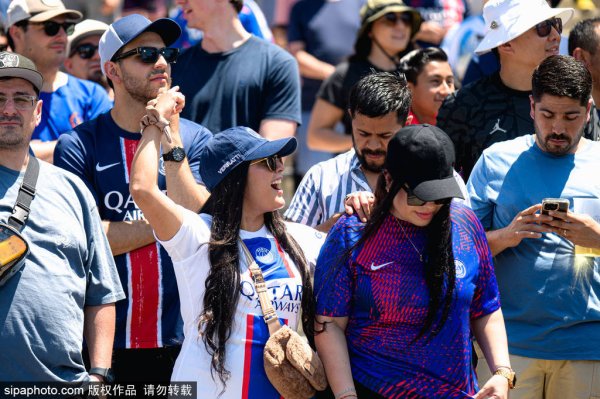 壹配资网门户 路易斯·恩里克赛后发生冲突, 球队战术失利受关注